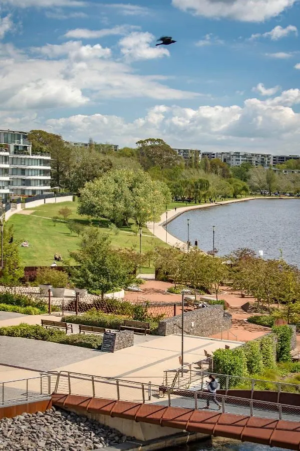 Lake View Apartment, Kingston Apartment