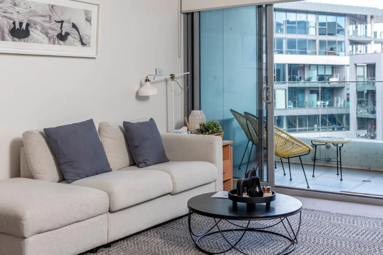 Lake View Apartment, Kingston Australia